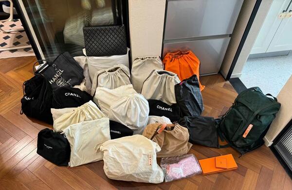 潜江回收奢侈品衣服.jpg